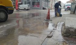 Su borusu patlayan mahalleden ESKİ'ye tepki