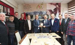Vali Hüseyin Aksoy gazetecileri ziyaret etti