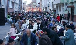 8 bin kişi iftar sofralarında buluştu