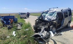 Hafif ticari araç patpatla çarpıştı: 2 ölü, 2 yaralı