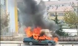 Eskişehir'de park halindeki araç küle döndü