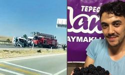 Minibüs yön tabelasına çarptı, 2 kişi hayatını kaybetti