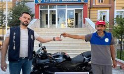 Polis çalınan motosikleti sahibine teslim etti