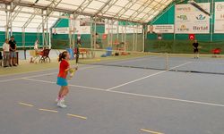 Tepebaşı'nda tenis turnuvası devam ediyor