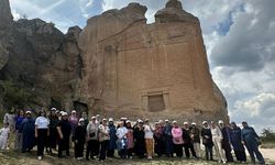 Emek Mahalle Sakinleri Frig Vadilerinde