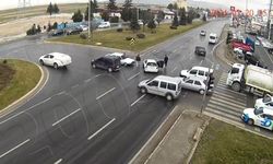 Afyonkarahisar'da trafik kazaları şehir güvenlik kameralarına yansıdı