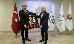 Güler’den Eskişehirspor’un bayrak kampanyasına destek