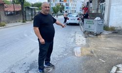 Şebeke suyu hattındaki patlak onarılmayı bekliyor