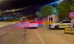Uygulama noktasından kaçarken polisi yaraladı