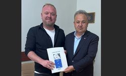 Abdulkadir Sönmez, Bayrağı Serdar Akın’a Devretti