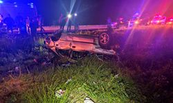Afyonkarahisar'da şarampole devrilen otomobilde yaralılar var