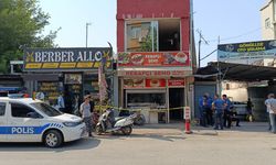Annesini defalarca bıçakladı