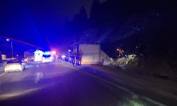 Bozüyük'te çekici devrildi: 1 ölü, 1 yaralı
