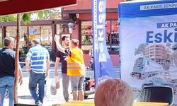 Yüksek sesli AK Parti standı tepki çekti.