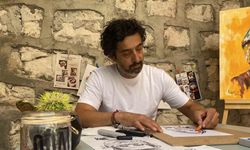 İşitme engelli sanatçı duygularını resimlerle ifade ediyor