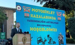 Motosiklet sürücüleri kuralları ve yöntemleri uzmanından dinledi