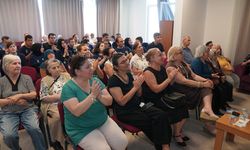 Deneyimli vatandaşların tiyatro gösterisi beğeni topladı