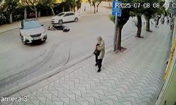 Eskişehir'de motosikletliye çarpan otomobil toz oldu!