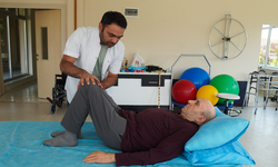Fizyoterapi ve rehabilitasyon merkezinde fiziksel beceriler pekiştiriliyor
