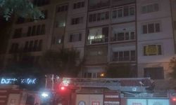Eskişehir'de apartmanda gece çıkan yangın korkuttu