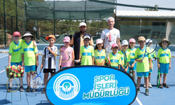 Tenis kortlarında yaz coşkusu