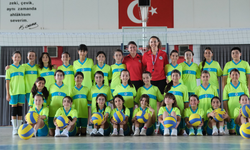 Yaz Voleybol Okulu bu yaz da minik sporcularla dolup taşıyor
