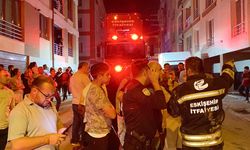 Eskişehir'de 3 katlı apartmanda yangın paniği