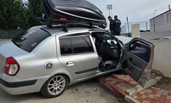 Aracını 3 kişinin üzerine sürdü: 4 kişi yaralandı