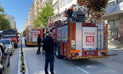 Atatürk Caddesi'ndeki yangın paniğe neden oldu