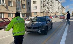 Eskişehir'de otomobilin çarptığı yaşlı kadın ağır yaralandı