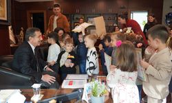 Çocuk gülerse dünya güler