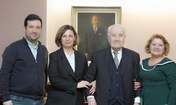 97 yaşındaki hayırseverden Başkan Ünlüce’ye şiirli ziyaret