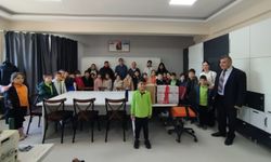 Cengiz Topel'in miniklerinden anlamlı hediye