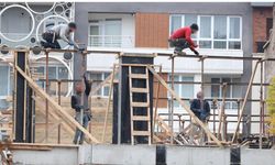 İnşaat işçisi değil SANKİ AKROBAT