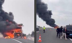 Seyir halindeki yolcu otobüsü alev alev yandı