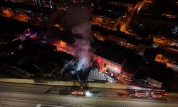 Eskişehir'de ahşap dolu depoda yangın çıktı