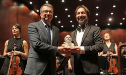 6 şubat depremi anısına anlamlı konser