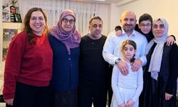 Albayrak, iftarda şehit evine konuk oldu