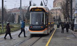 Eskişehir'de kar yağmaya başladı