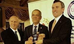 Karaca’ya "Medya Meslek Onur Ödülü" verildi