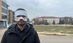 Rehber öğretmenin yüzüne sıcak çay fırlattı