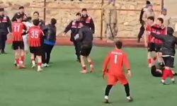 Bitiş düdüğü ile birlikte yeşil saha ringe döndü