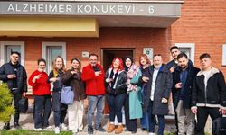 Kuaförlerden Alzheimer Hastalarına Anlamlı Ziyaret