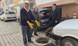 Sürekli tıkanan kanalizasyonu vatandaşı isyan ettirdi