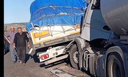 Bozüyük'te 2 tır çarpıştı, 1 yaralı