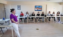 Gençlere kadın sağlığı seminer düzenlendi