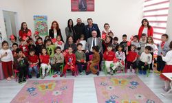 Miniklerden sürpriz, büyüklere örnek buluşma