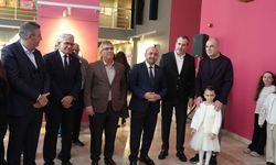 “Renklerin çocuk hali” sergisi açıldı