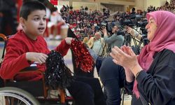 Torununu izlerken çocuklar gibi şendi