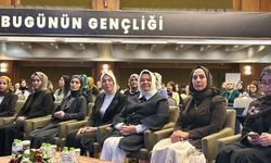 Ayşen Gürcan, gençlerle Meclis Simülasyonu’nda buluştu